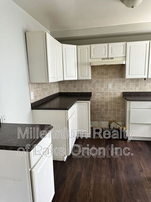 Building Photo - 260 W Longfellow Ave