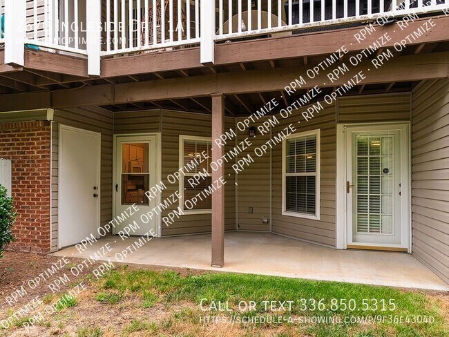 Building Photo - 2670 Ingleside Dr