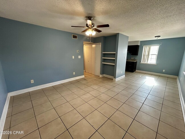 Building Photo - 6321 Lenawee St