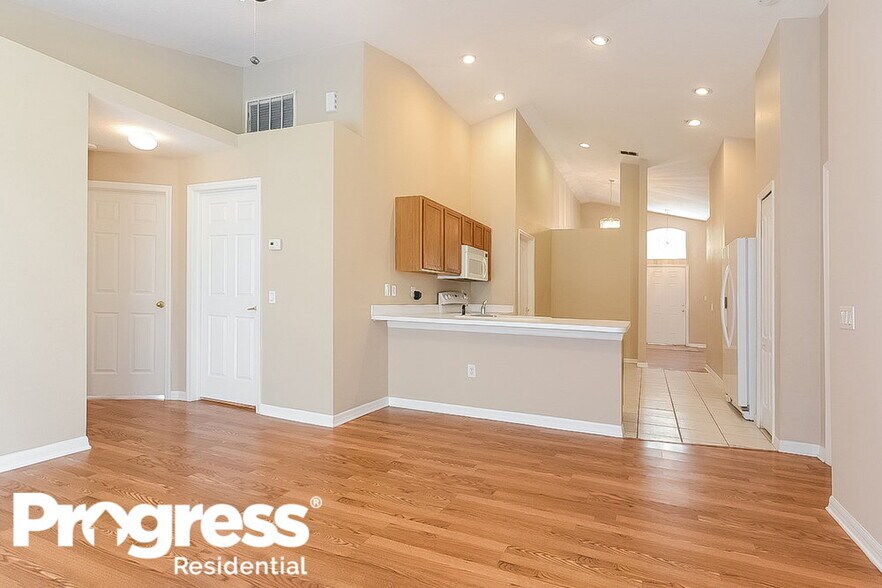Building Photo - 25806 Bloomsbury Ct