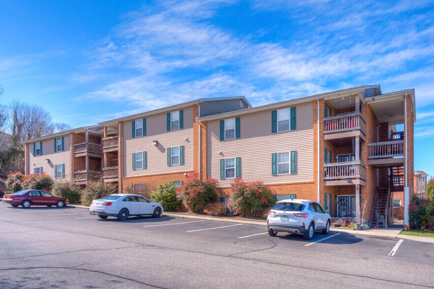 WILLOW CREEK RADFORD 526 E Main St Radford VA 24141 Apartment Finder