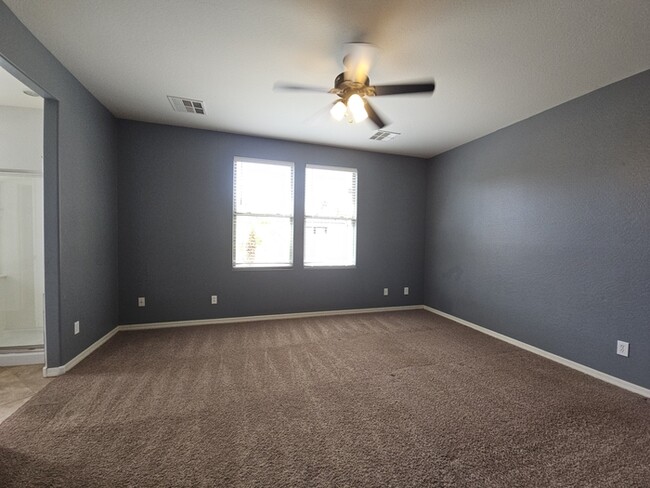 Building Photo - 845 E Doral Ct