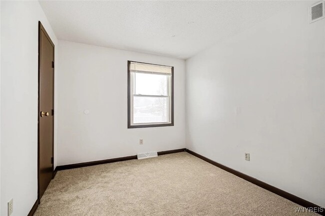 Building Photo - 301 Kaymar Dr