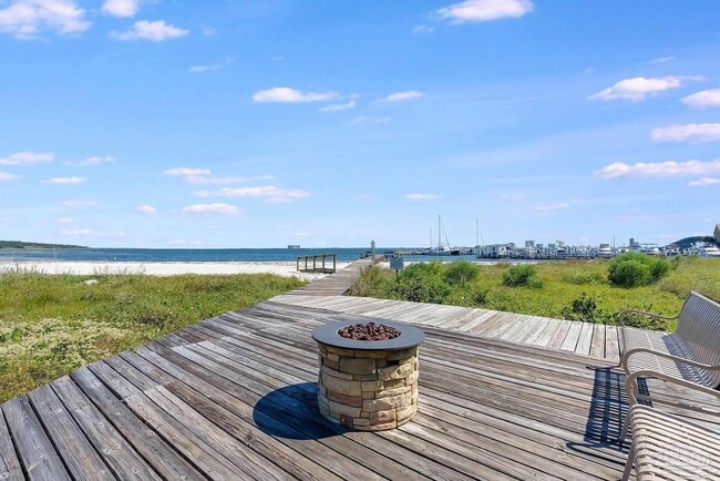 Building Photo - 200 Pensacola Beach Rd