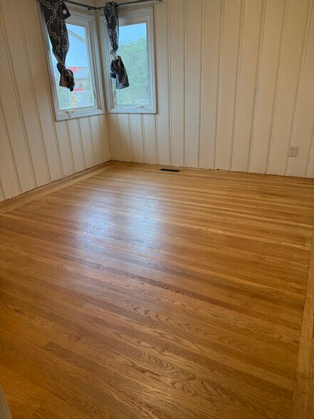 Building Photo - 4114 E 15th St