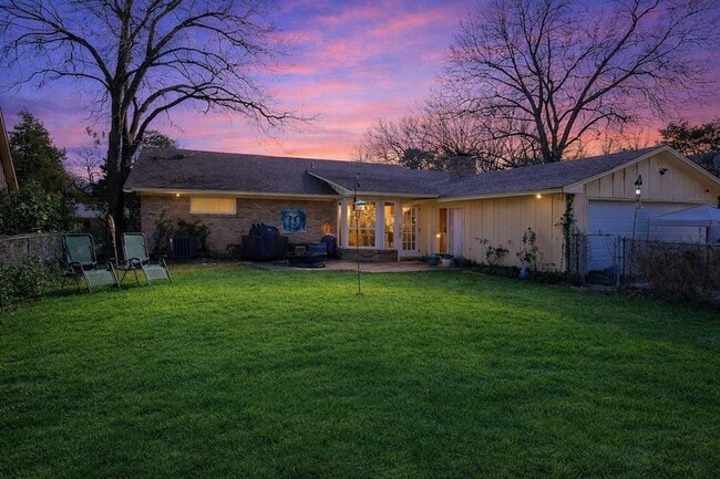 Building Photo - 1623 Hanging Cliff Dr