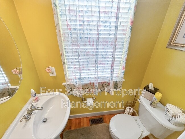 Building Photo - 14020 Seneca Ridge Dr