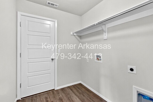 Building Photo - Brand new 3 bedroom, 2 bathroom home in Fayetteville, Arkansas