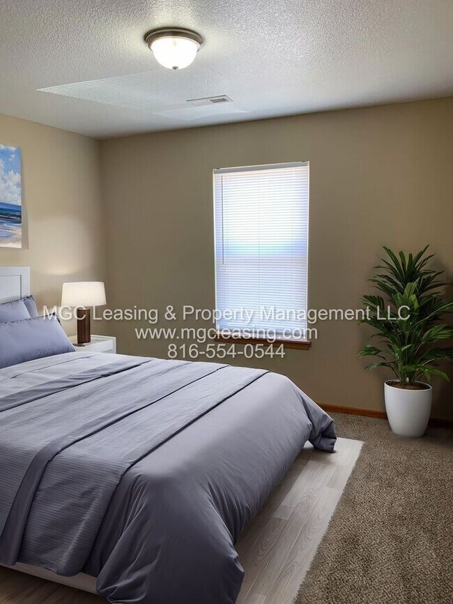 Building Photo - Charming Duplex in Pleasant Hill, MO – Your Perfect Home is Waiting for you to Tour Today!