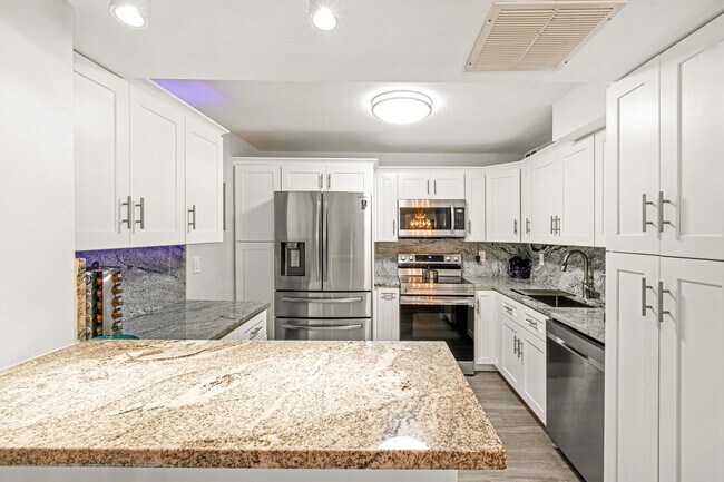 Building Photo - 3546 S Ocean Blvd