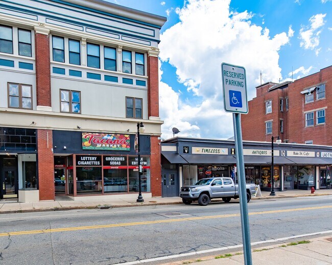 Building Photo - 83 Main St