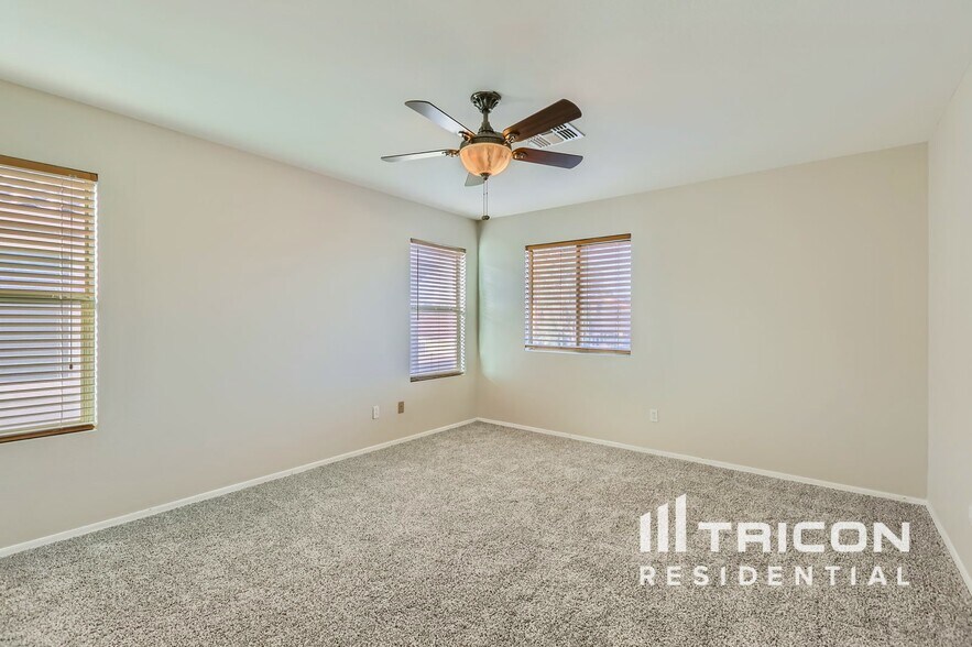 Building Photo - 15923 N 169th Dr