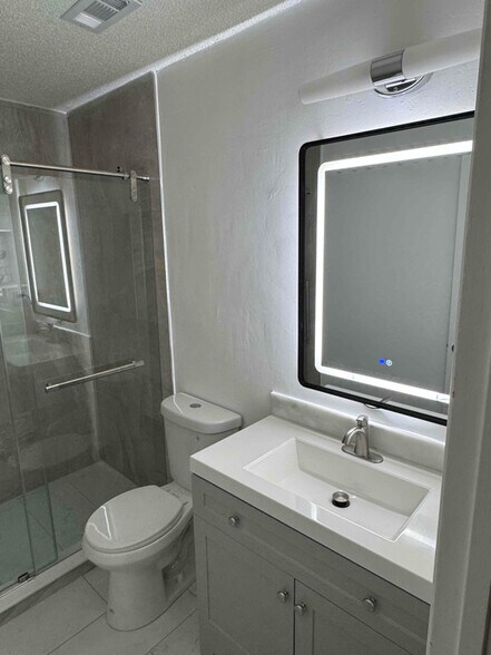 Building Photo - 8530 Tidewater Dr