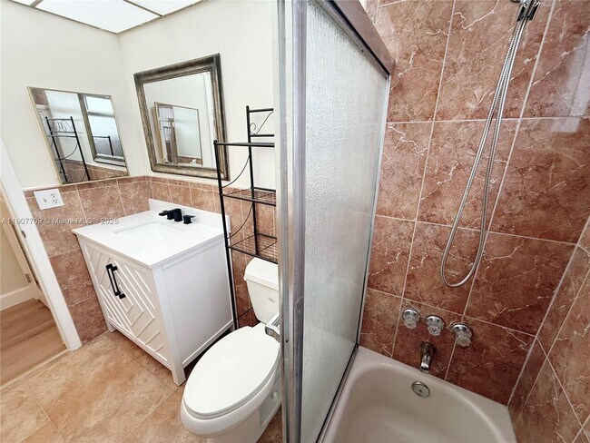 Building Photo - 216 SW 10th St