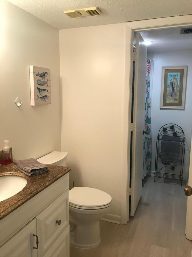 Building Photo - 353 S US Hwy 1