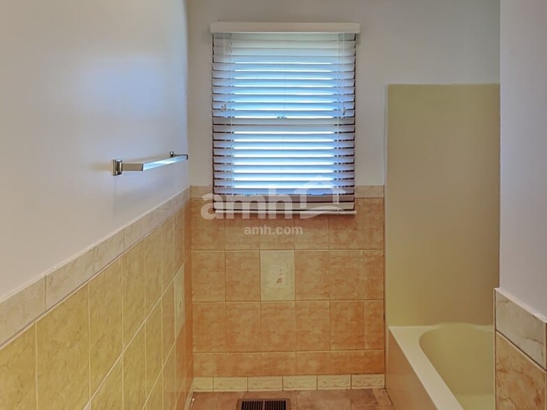 Building Photo - 6511 Goldhaber Ln