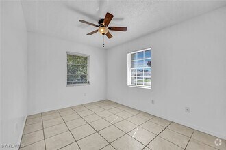 Building Photo - 1018 Presque Isle Dr