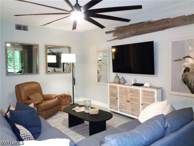 Building Photo - 575 El Camino Real