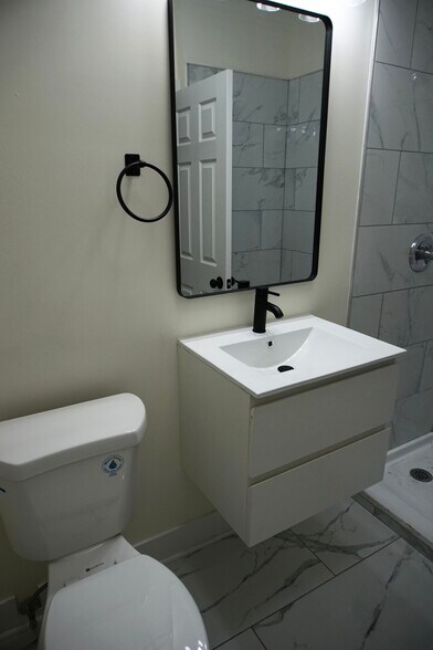 Building Photo - 4313 S King Dr