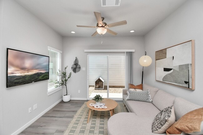 Building Photo - 23823 Cumberland Ridge Dr