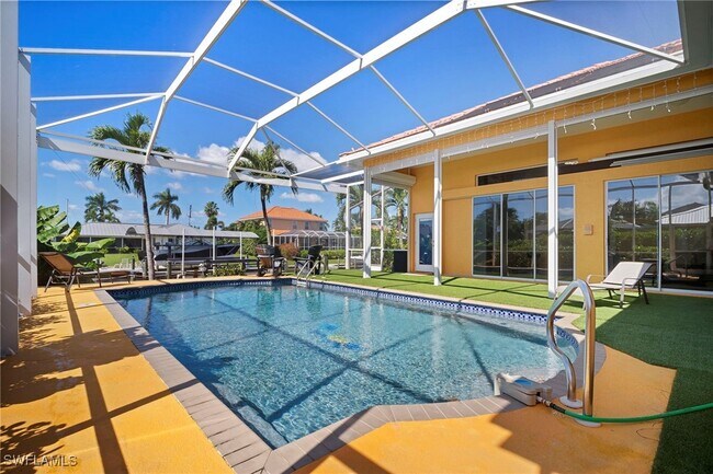 Building Photo - 5024 SW 8th Pl