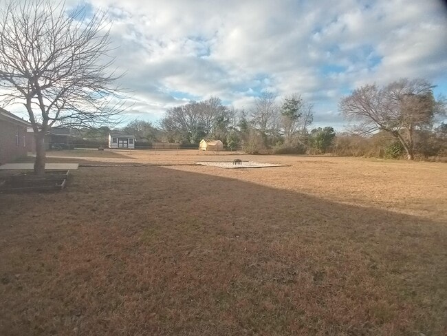 Building Photo - 3525 Drayton Dr