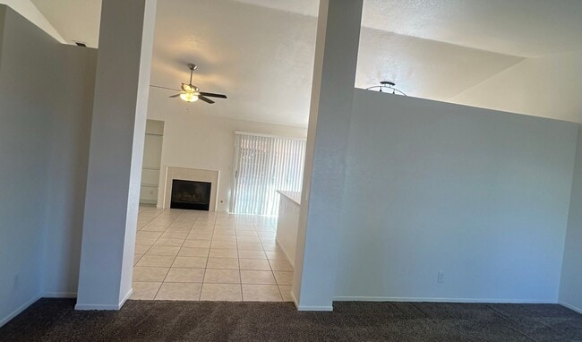 Building Photo - Single Story Rosamond home