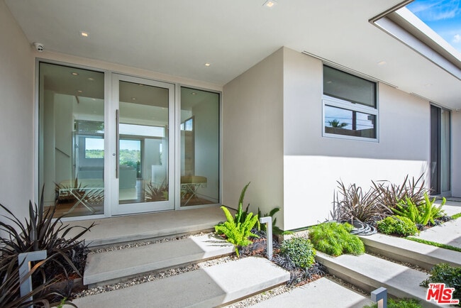 Building Photo - 3642 Beverly Ridge Dr