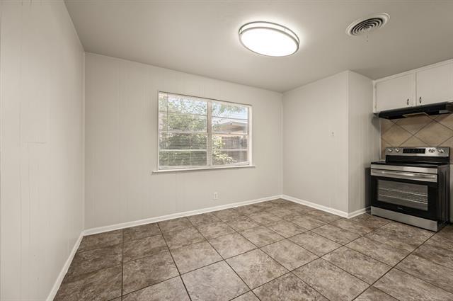 Building Photo - 5213 Santa Rosa Dr