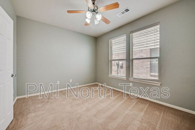 Building Photo - 10516 Bolivar Dr