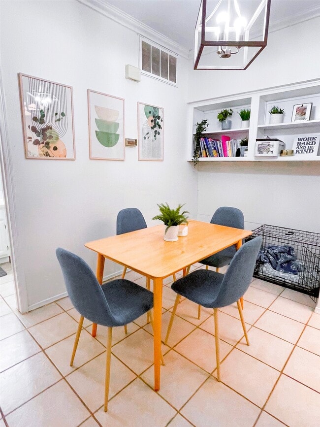 Building Photo - 921 Marine Dr