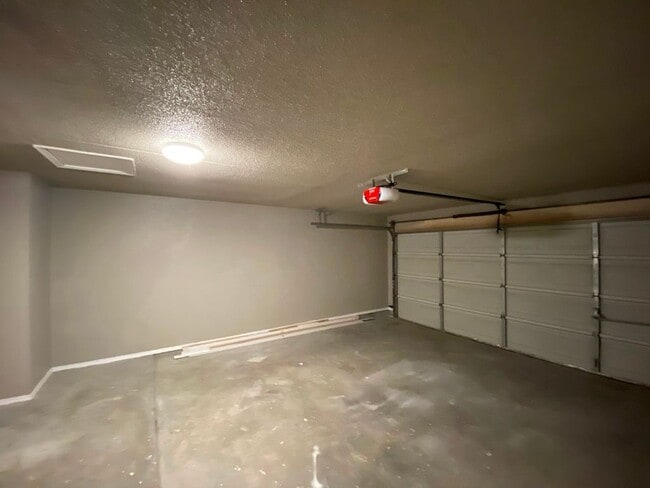 Building Photo - 2914 Royal Knoll Dr