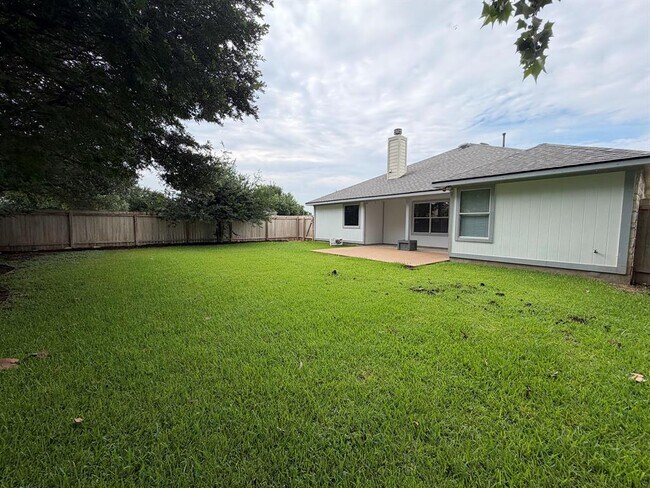 Building Photo - 114 Newport Landing Pl