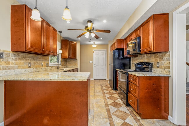 Building Photo - 1583 Winnabow Dr
