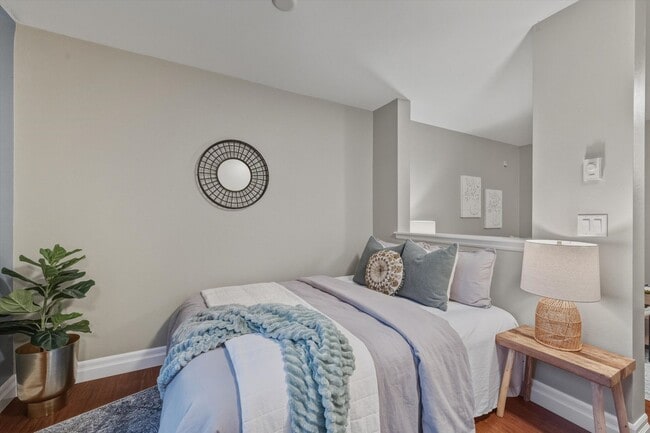 Building Photo - Studio in Heart of Fairhaven