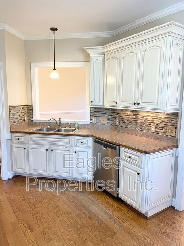 Building Photo - 103 Strike Eagle Run