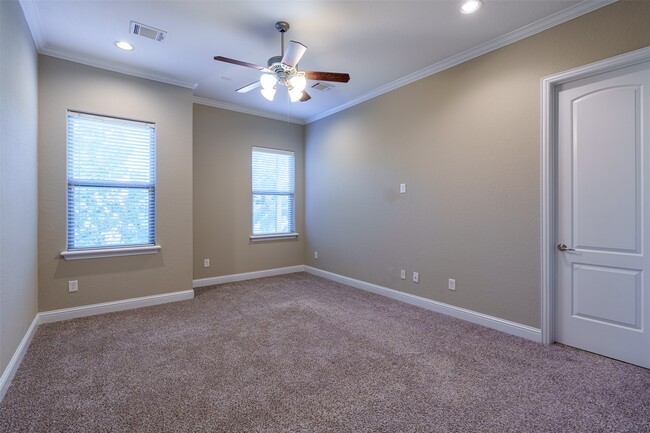Building Photo - 1518 Birdsall St