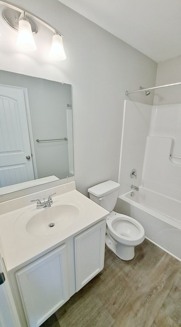 Building Photo - 3 Bed / 2-1/2 Bath Single Family Townhome w/1-Car Garage