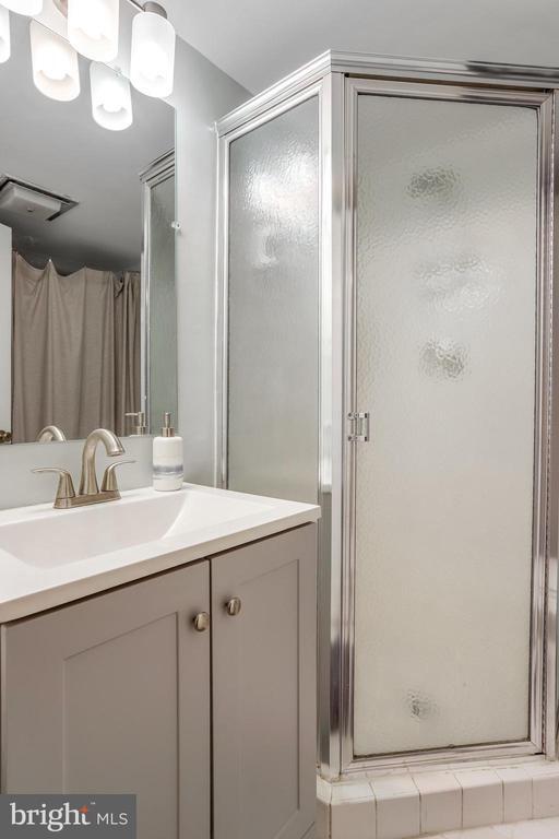 Building Photo - 2803 S Columbus St