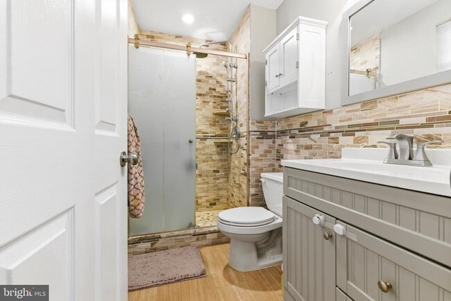 Building Photo - 203 Jonathan Ln