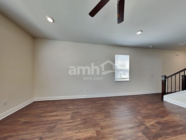 Building Photo - 27207 St Andrews Ave