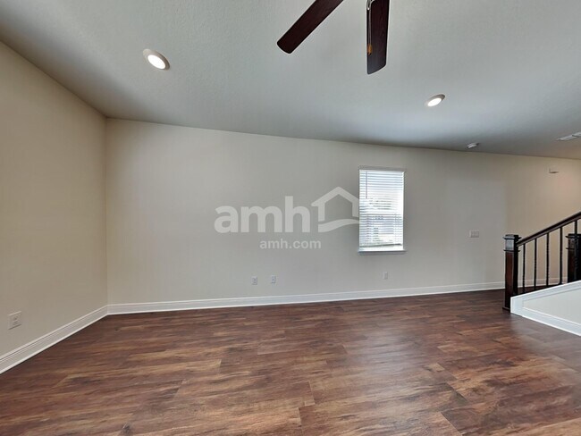 Building Photo - 27207 St Andrews Ave