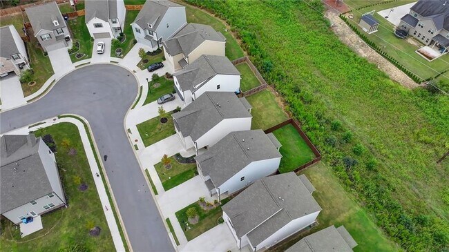 Building Photo - 3230 Westgate Park Dr