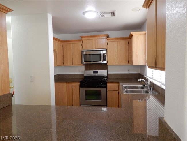 Building Photo - 42 Belle Essence Ave