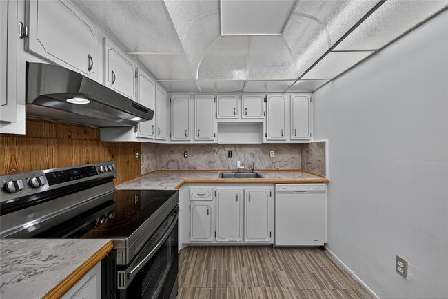 Building Photo - 7300 NW 17th St