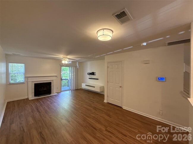 Building Photo - 639 Mountainwater Dr