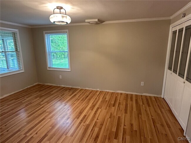 Building Photo - 6846 Crystalwood Dr