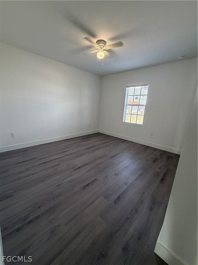 Building Photo - 721 Ivan Ave S