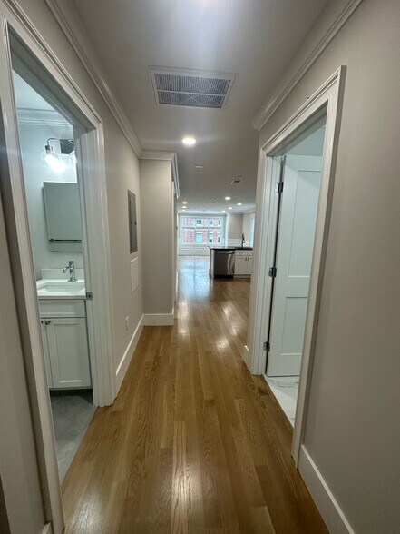 Building Photo - 26 Arlington St