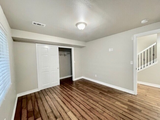 Building Photo - Stunning 4 Bed/4 Bath Home in Banning Lewis Ranch